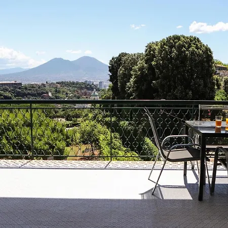 Con Terrazzo A Capodimonte By Wonderful Italy Apartment Naples