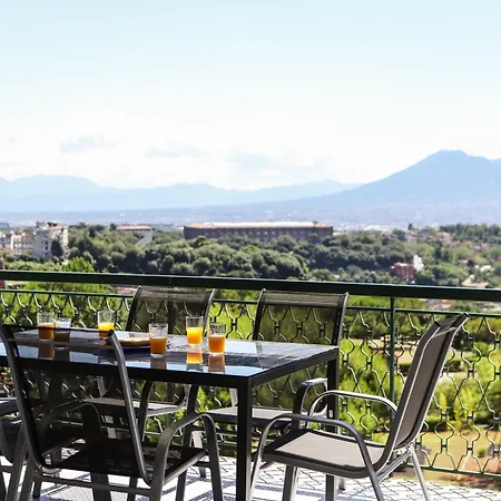 Con Terrazzo A Capodimonte By Wonderful Italy Апартаменты Неаполь